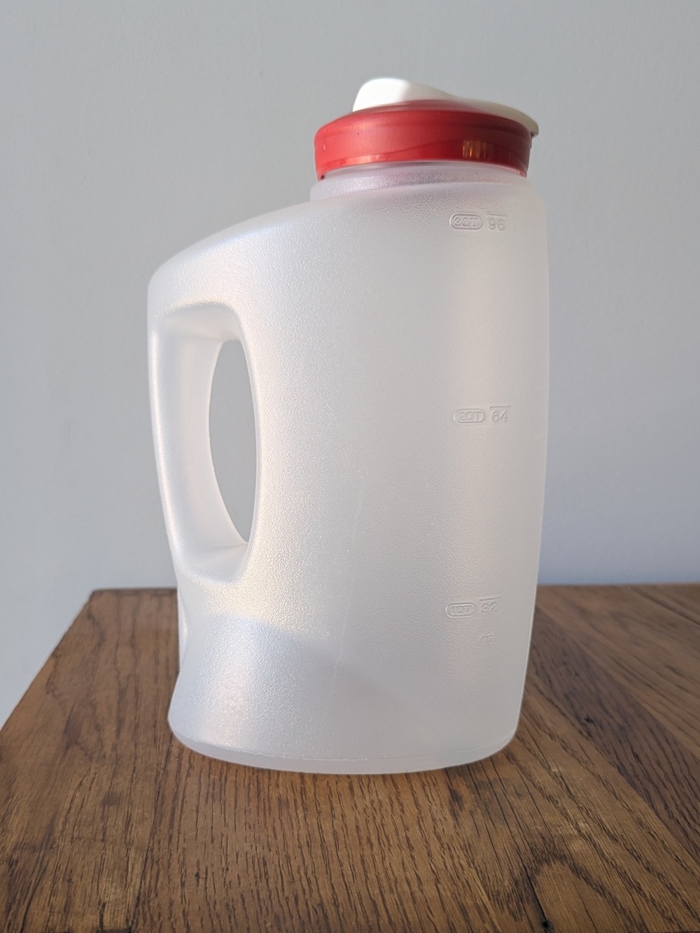 Rubbermaid 3 Quart Mixer Mate Liquid Beverage Drink Pitcher Container - Red